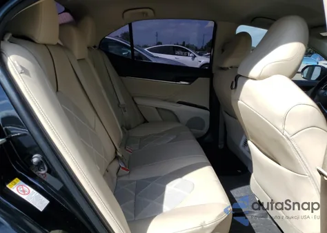 2018 Toyota Camry L z USA, uszkodzony, nr VIN 4T1B11HK0JU044698